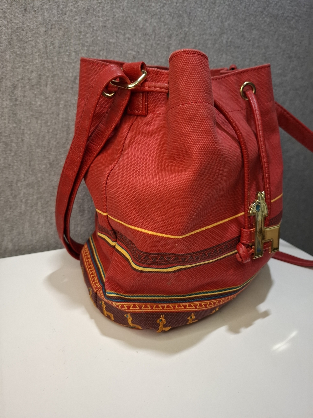 Limited Edition Loungefly Red Canvas Emperor's New Groove Bucket Bag - Picture 4 of 12